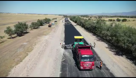 Дорожники усилили конструктивные слои автодороги «Сарыозек-Коктал»